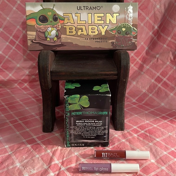 🎈SALE🎈🎀#39.MAKEUP BUNDLE🎀 - Picture 1 of 11